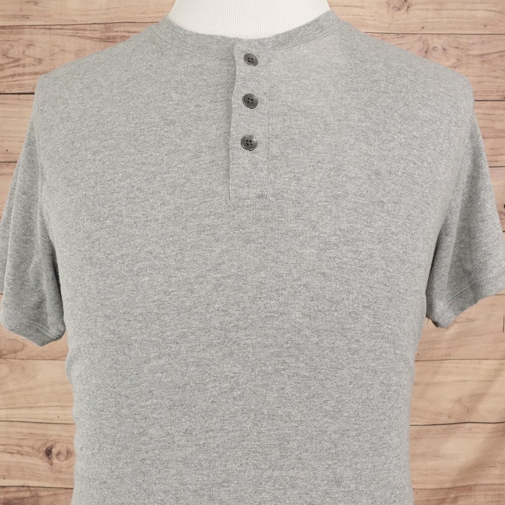 APT.9 Shirt Mens M Gray Short Sleeve Henley Tagless Jersey Tee T-Shirt